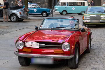 Chemnitz: Oldtimer-Rallye: Historische Autos knattern durch Chemnitz, Erzgebirge und Umgebung