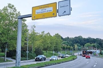 Alles fest? Sächsische Stadt prüft Ampel- und Schilderbrücken