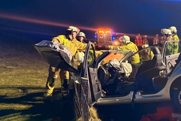 Überholmanöver geht schief: Schwerverletzte nach Frontalcrash