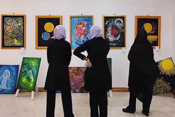 Erfolgreiche Aktion: Afghanische Frauen stellen Kunst für Frauenrechte aus!