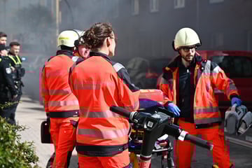 Hamburg: Frau will brennende Wohnung nicht verlassen, jetzt kämpft sie um ihr Leben