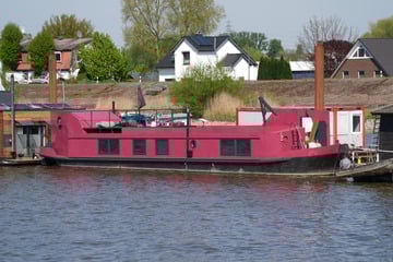 Bestseller-Autorin auf Hausboot erschlagen: Jetzt steht ihr Sohn vor Gericht