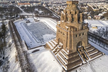 Leipzig: Zeugen alarmieren die Polizei: Nächtlicher Einsatz am Völki