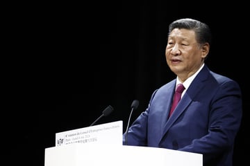 China's Xi Jinping extends olive branch to US in statements on looming trade war