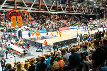 Ausverkaufte Messe! Bremsen die Niners den Bayern-Express?