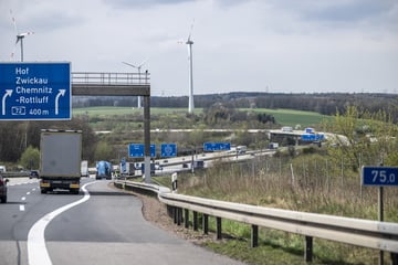 Chemnitz: Reifen manipuliert und Panne provoziert? SUV-Fahrer an Autobahnkreuz beklaut