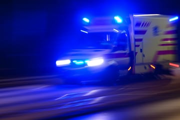 Unfall mit 2,36 Promille: 44-Jähriger verliert Kontrolle über Mercedes-Transporter