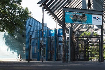 Berlin: Trotz Bullenhitze: Sommerbad Neukölln bleibt geschlossen
