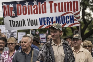 Trump administration to resettle first white South Africans "within days"