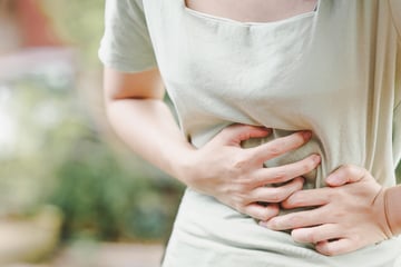 Frau hat Gefühl, dass ihr Körper "von innen verrottet": Was eine Ärztin dann aus ihr rausholt, ist schockierend