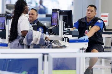 Chaos an US-Flughäfen: Sicherheitskräfte arbeiten ohne Lohn, Flughäfen bitten Passagiere um Spenden
