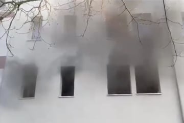 Leipzig: Wohnungsbrand nach Gewalteskalation in Halle: Ehefrau und Nachbarin schwerverletzt