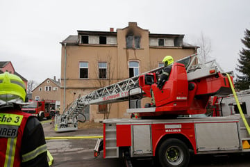 Chemnitz: Feueralarm in Chemnitz: Ehemaliger Bahnhof brennt