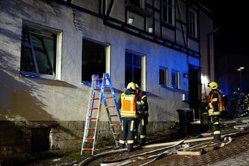 Brand-Unglück in Nordhessen: Mann kann Flammen-Inferno nicht entkommen