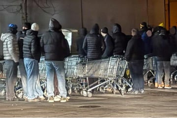 Ansturm auf Discounter in Bautzen: Deshalb stehen so viele extrem früh an
