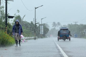 China prepares to evacuate 400,000 as super typhoon makes landfall in Philippines