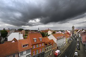 Blitze, Hagel, Starkregen: Warnung vor schweren Gewittern im Osten Deutschlands
