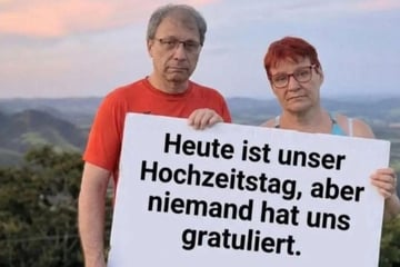 Was hat es mit diesem Schild auf sich? "Bauer sucht Frau"-Kultpaar mit Fakenews konfrontiert