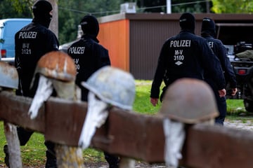 Schlag gegen "Hammerskins": Polizei macht bei Durchsuchungen krassen Fund