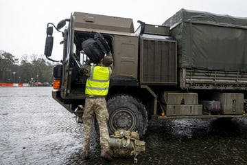 Crash mit Lkw der Bundeswehr kostet Autofahrer sein Leben