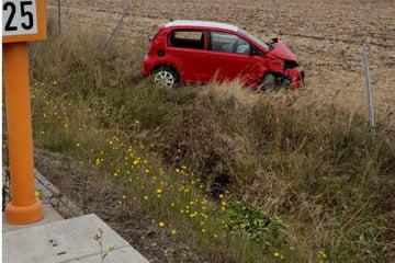 Schwerer Unfall auf der A36: Skoda überschlägt sich mehrfach