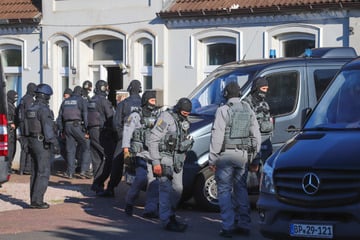 Er soll 43 Menschen eingeschleust haben: Polizei nimmt 21-Jährigen fest