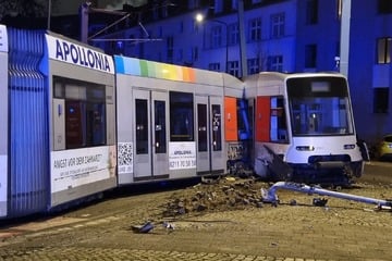Entgleiste Straßenbahn sorgt für 13 Verletzte und Großeinsatz in Düsseldorf