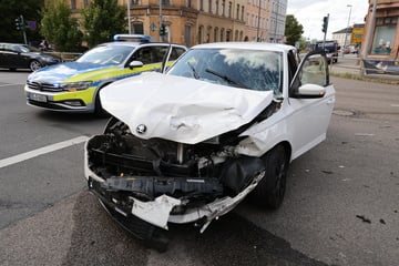 Kreuzungs-Crash in Chemnitz: Zwei Verletzte nach Zusammenstoß