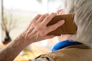 Achtung, perfide App-Masche: Ehepaar verliert über 50.000 Euro