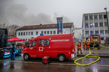 Schreinerei ausgebrannt: Rauchsäule über Filderstadt
