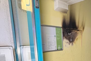 Chemnitz: Feuer im Treppenhaus gelegt: Polizei ermittelt wegen Brandstiftung