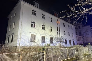 Lost Place in Flammen: Haben Jugendliche das "Alte Teufelsbad" angezündet?