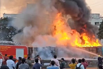 Inferno auf Autobahn: Laster wird zum Feuerball - Acht Menschen sterben