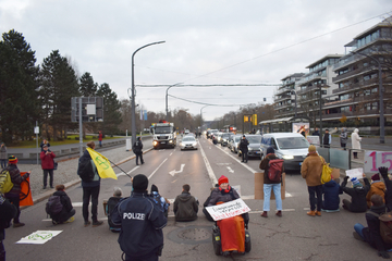 Dresden: Straßenblockade in Dresden: Klima-Aktivisten stören erneut den Berufsverkehr