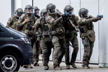 SEK-Einsatz in der Börde: Anwohner bedrohen Gerichtsvollzieher mit Waffe