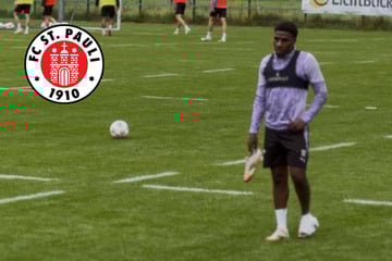 FC St. Pauli im Trainingslager: Dapo Afolayan muss verletzt vom Platz!