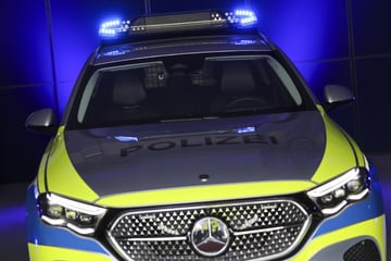 Hamburg: Deutschlandweit einmalig: Hamburger Polizei mit neuem Blaulicht unterwegs