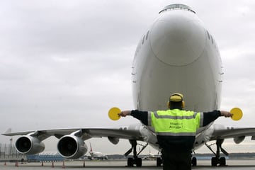 Frankfurt: Geisterfahrer auf der Startbahn: Airbus sorgt am Frankfurter Flughafen für Aufregung