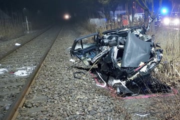 Autofahrer (†23) stirbt nach Unfall mit Regiobahn: Zug kommt erst 400 Meter danach zum Stehen