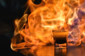Mann schüttet Benzin in Bar und zündet sie an: Der Grund könnte kaum banaler sein