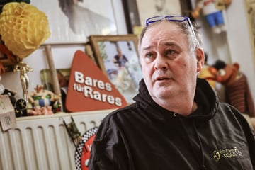 "Bares für Rares"-Kulthändler schäumt vor Wut und warnt Fans vor perfider Betrugsmasche