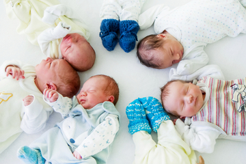 Sieben auf einen Streich: Diese Jungs kamen im Helios Klinikum an einem Tag zur Welt