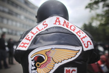 Mit vermummten Spezialkräften! Durchsuchungen beim Rockerclub Hells Angels