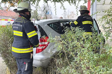 Unfall ruft Retter auf den Plan: Autofahrerin in Klinik gebracht