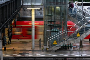 München: Dramatische Szenen an der Hackerbrücke: Mann fällt auf Gleise, S-Bahn rauscht heran