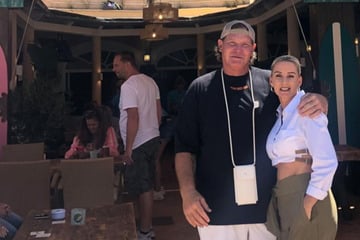 Stars heizen Gerüchte an: Diese TV-Auswanderer wollen 2027 ins Dschungelcamp