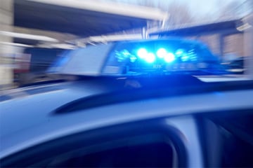 Wegen eines Handys? 14-Jährige lockt Mädchen auf Feldweg und sticht zu