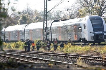 Chaos auf Bahnstrecke nach Köln: Zug mit 182 Menschen evakuiert