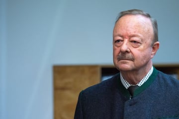 Amigo-Affäre: Ex-Vorstand will trotz Verurteilung Gelder einkassieren