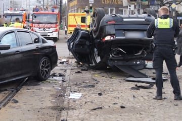 Range Rover landet nach Karambolage auf dem Dach: Mehrere Verletzte